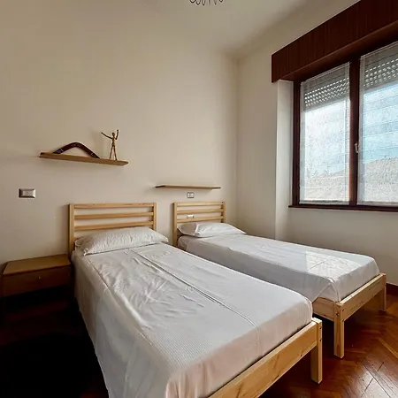 Old Town - Larihome A101 * Dongo