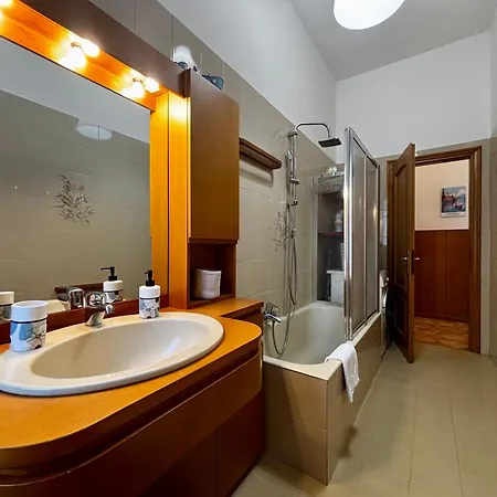 Old Town - Larihome A101 Apartment Dongo